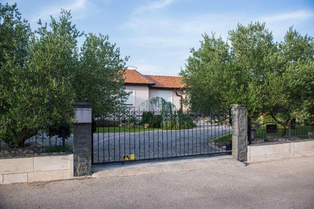 Villa Aleksandra Ljubuški Εξωτερικό φωτογραφία