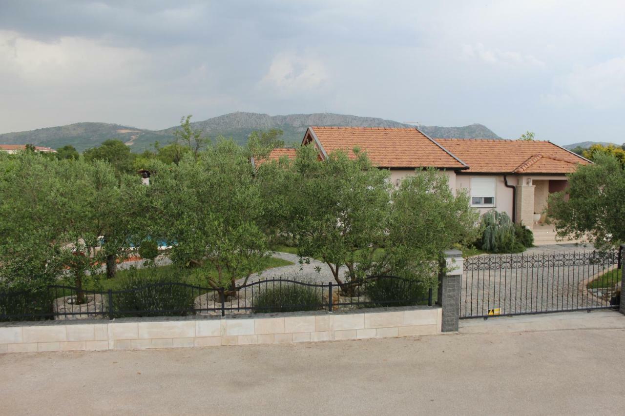 Villa Aleksandra Ljubuški Εξωτερικό φωτογραφία